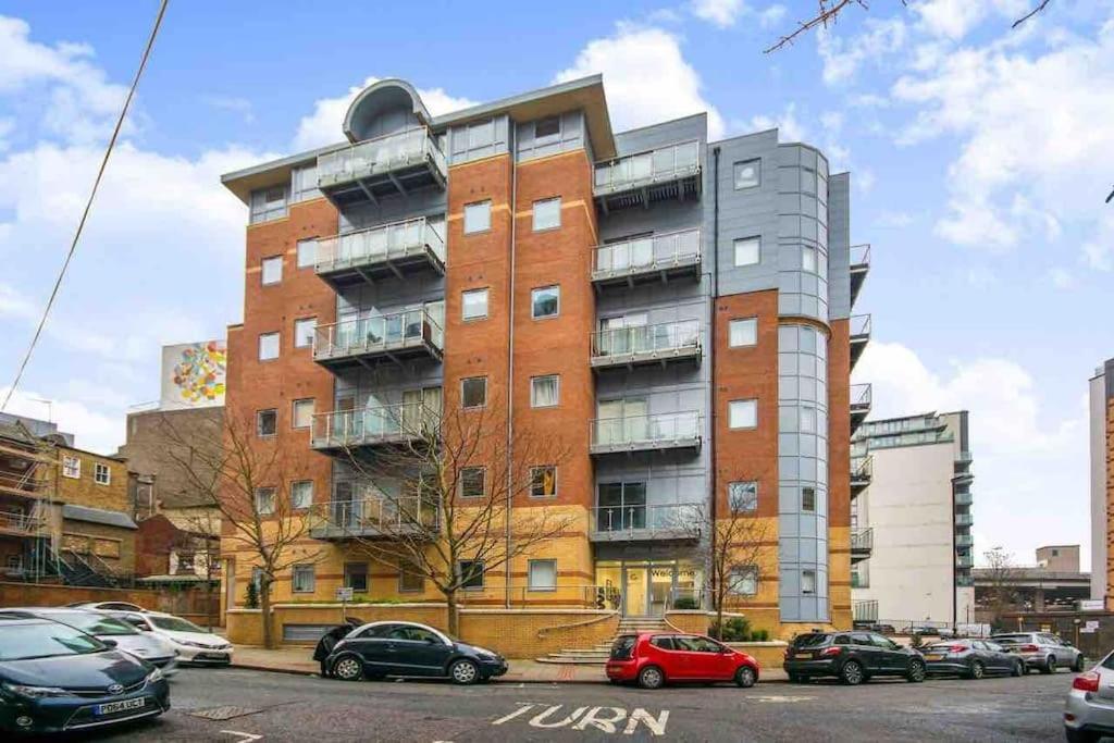 Cozy Modern Apartment In Croydon Central Екстериор снимка